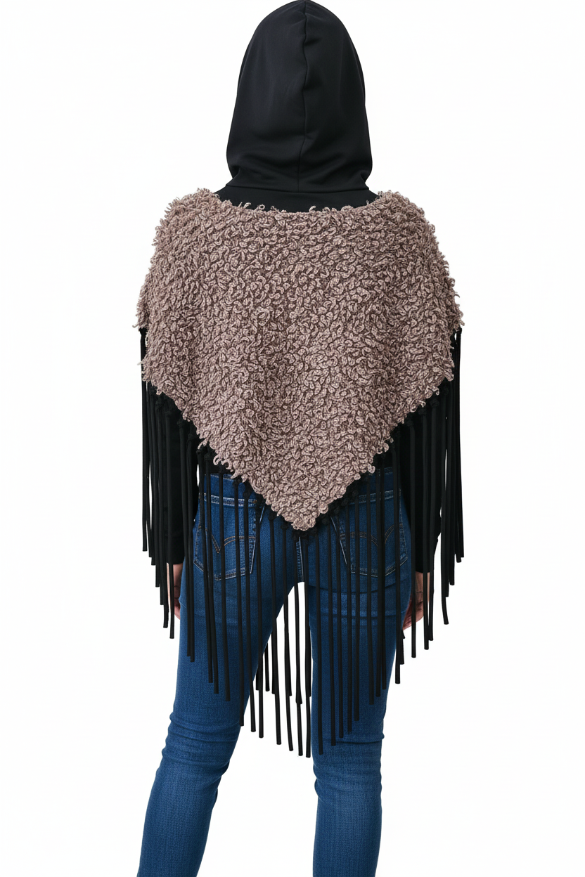 Teddy Poncho su modella di spalle