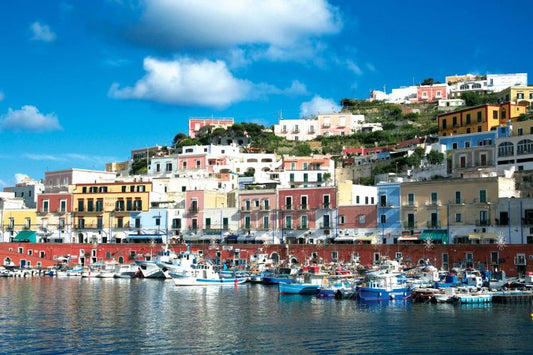 Cotone Made in Italy: Scopri il nostro negozio sull'isola di Ponza