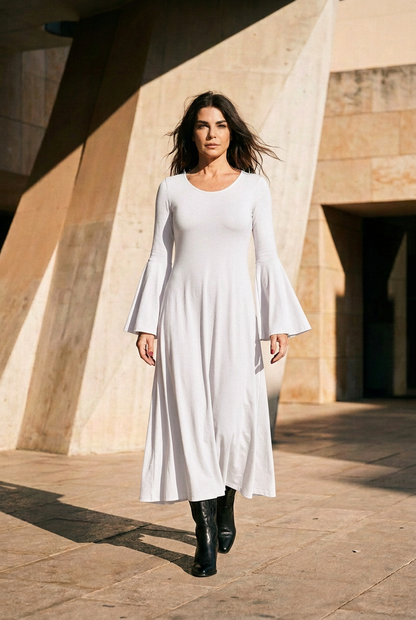 Abito Kristalia bianco con modella