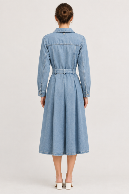 Abito Midi denim su modella, vista posteriore