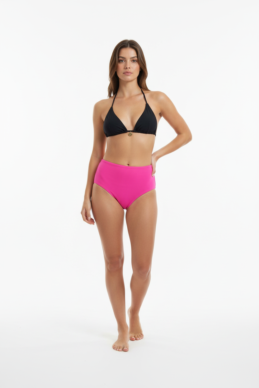 Bikini slip vita alta su modella