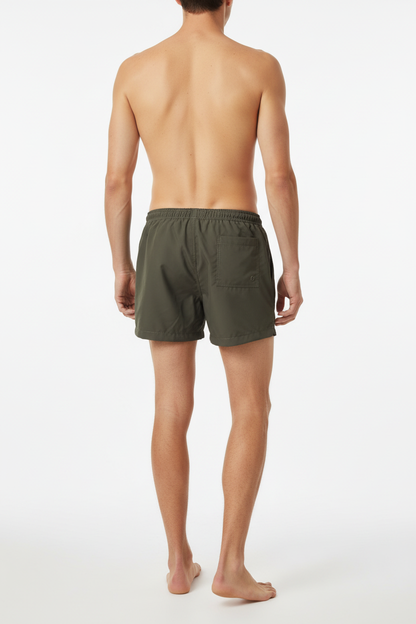 Costume Zannone verde militare retro su modello