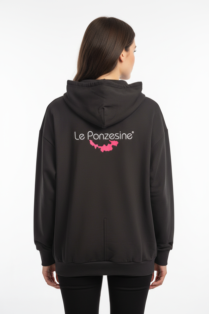 Felpa Le Ponzesine Zip su modella - vista posteriore