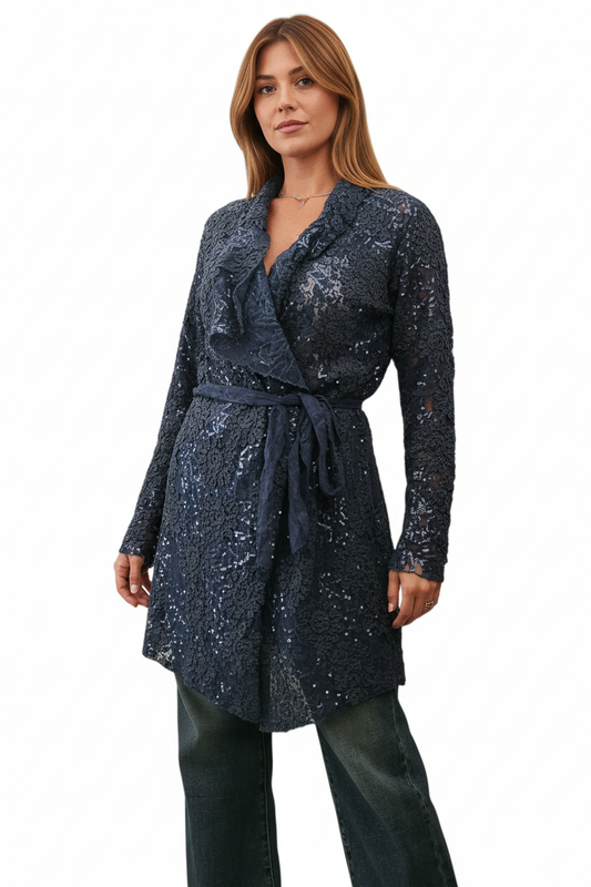 Spolverino Paillettes su modella con jeans